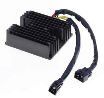 ATHENA 2025/09 REGULATOR NAPIĘCIA TRIUMPH DAYTONA 675 '09-'17, DAYTONA 955 '97-'06, SPEED TRIPLE 1050 '05-'16, SPRINT '99-'01, TIGER 1050 '07-'11, TIGER 900 / 955 '99-'06 (OEM: T1305123; T1304040; T1300560; T1300535)