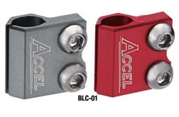 ACCEL UCHWYT PRZEWODU HAMULCOWEGO PRZÓD HONDA/YAMAHA KOLOR CZERWONY