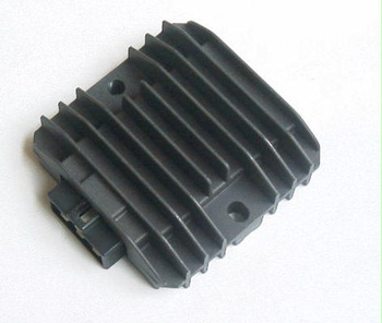TOURMAX REGULATOR NAPIĘCIA KAWASAKI ZX 400 '87-'93, ZX 500/550 '88-'89, ZX 600 '87-'92, VN 750 '86-'93, VN 1500 '88-'92, ZR 750 '91-'93, ZX 250 '89-'93, ZL 400 '88-'94 (OEM:21066-1055) (MADE IN JAPAN)