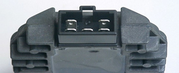 TOURMAX REGULATOR NAPIĘCIA YAMAHA YP 125R '10-'11, YZF 125 '08-'09, YP 250 MAJESTY '98-'01, XP 500 T-MAX '01-'03, FZR 600R '94-'99, YZF 600R '95-'07, YZF R6 '99-'02, SZR 660R '95-'97, XT 600Z '94-'96, XVS 650 '97-'99, TDM 850 '96-'01, YZF R1 '98-' (MADE I