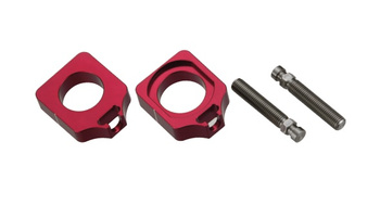 ACCEL NAPINACZ TYLNEJ OŚKI ZE ŚRUBĄ HONDA CRF 250 / 450 R '09-'24 KOLOR CZERWONY (KPL.-2SZT.)