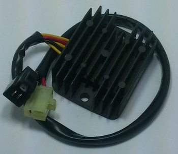 TOURMAX REGULATOR NAPIĘCIA SUZUKI VX 800 '90-'96, VZ 800 MARAUDER '97-'04 (OEM: 32800-45C01) (MADE IN JAPAN)